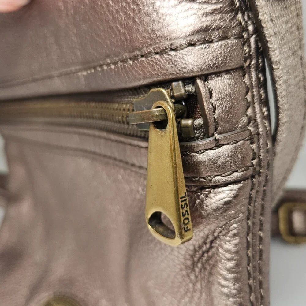 Fossil Vintage Explorer Gunmetal Color Leather Crossbody Bag Purse